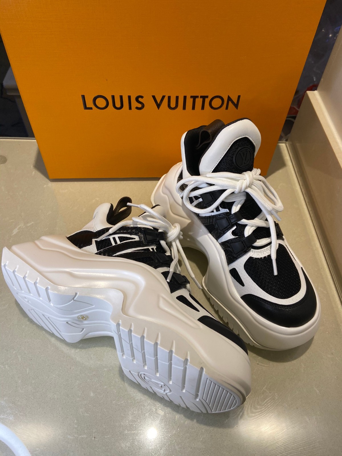 016 029#001-LV-shoes-01-2023SS