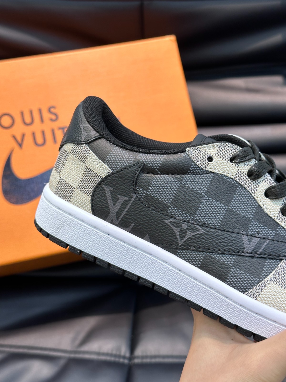 010 023#001-LV-shoes-01-2023SS