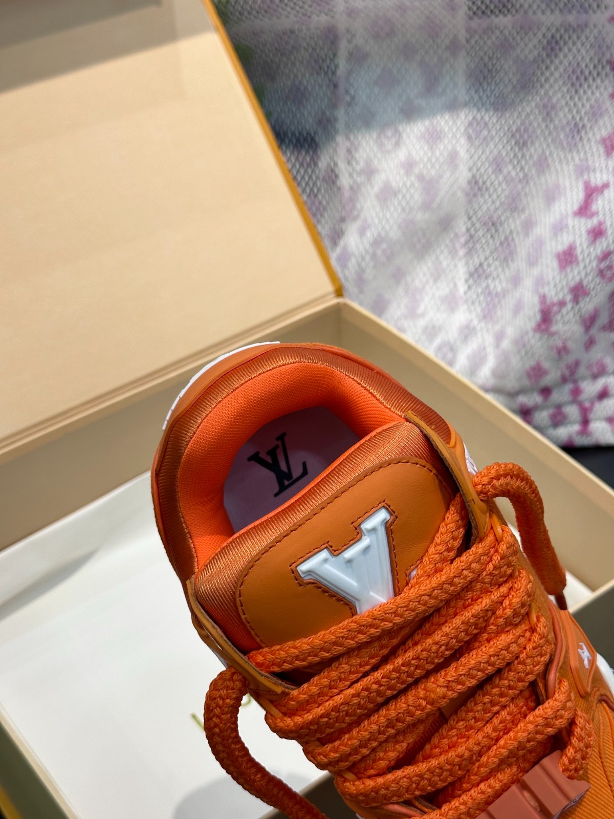 113 005#001-LV-shoes-01-2023SS