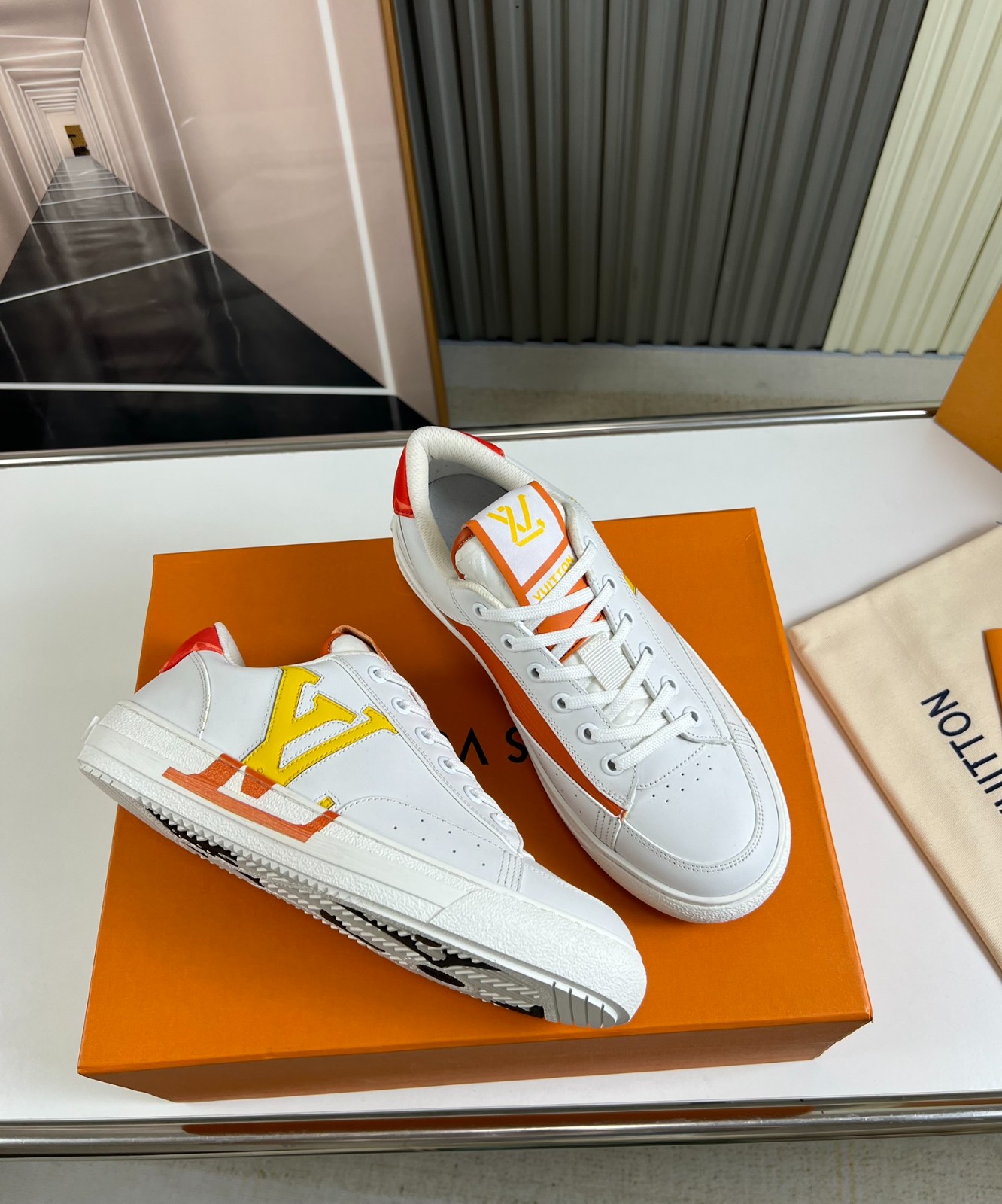 112 004#001-LV-shoes-01-2023SS