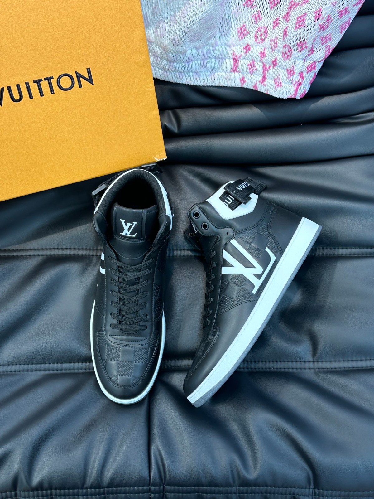 109 060#001-LV-shoes-03-2023SS