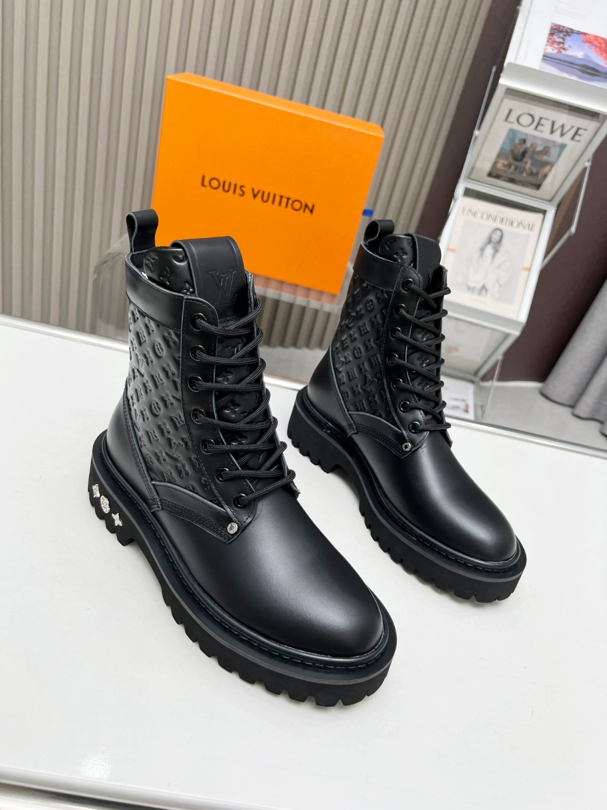 105 056#001-LV-shoes-03-2023SS