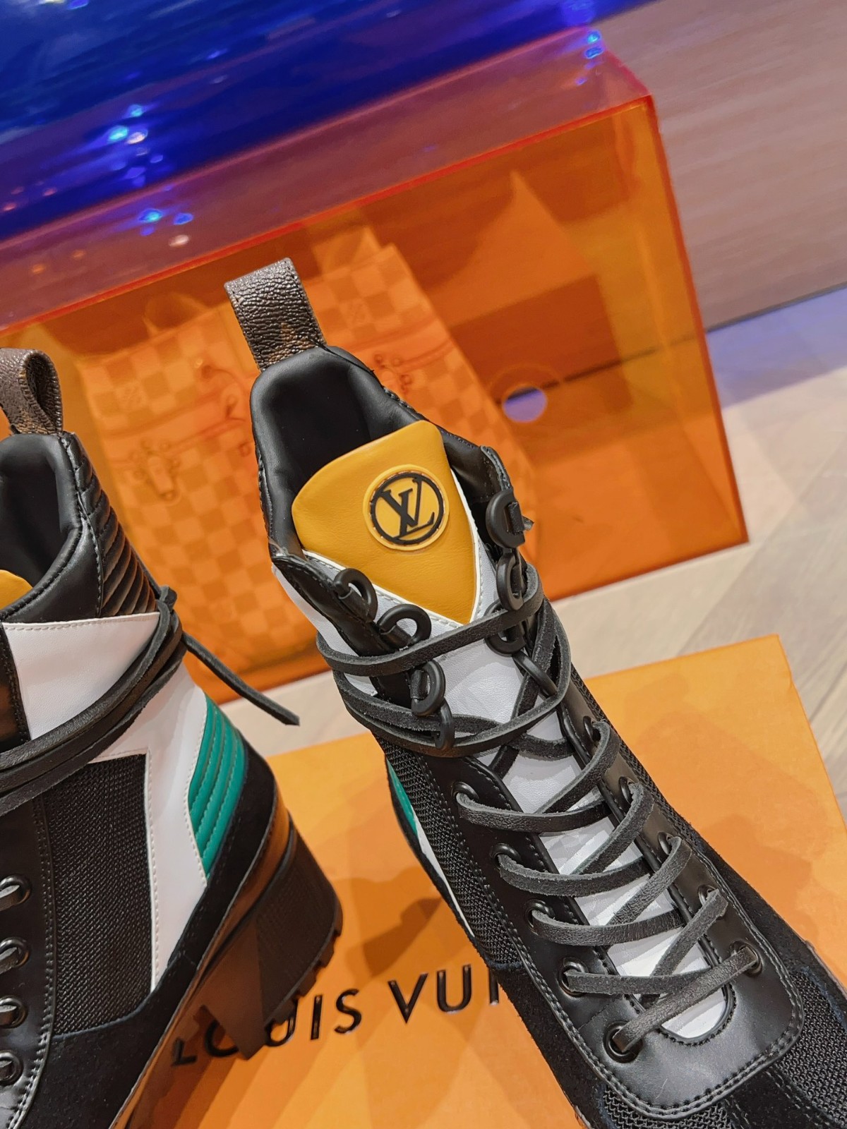 102 053#001-LV-shoes-03-2023SS