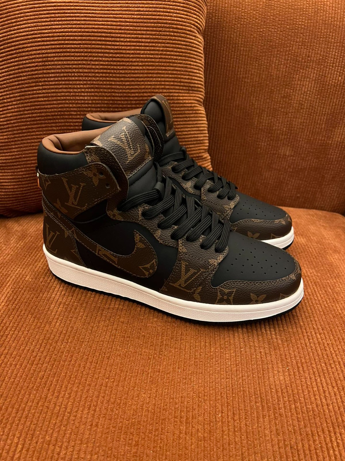 100 051#001-LV-shoes-03-2023SS