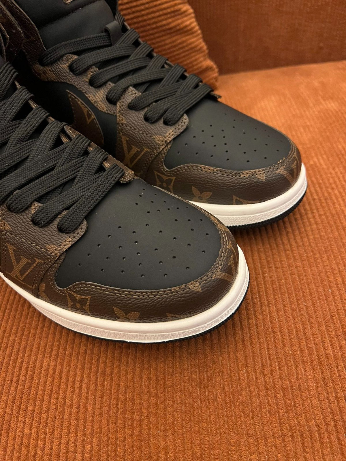 100 051#001-LV-shoes-03-2023SS