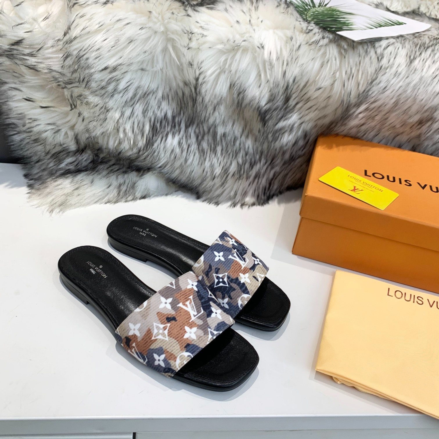 098 049#001-LV-shoes-03-2023SS