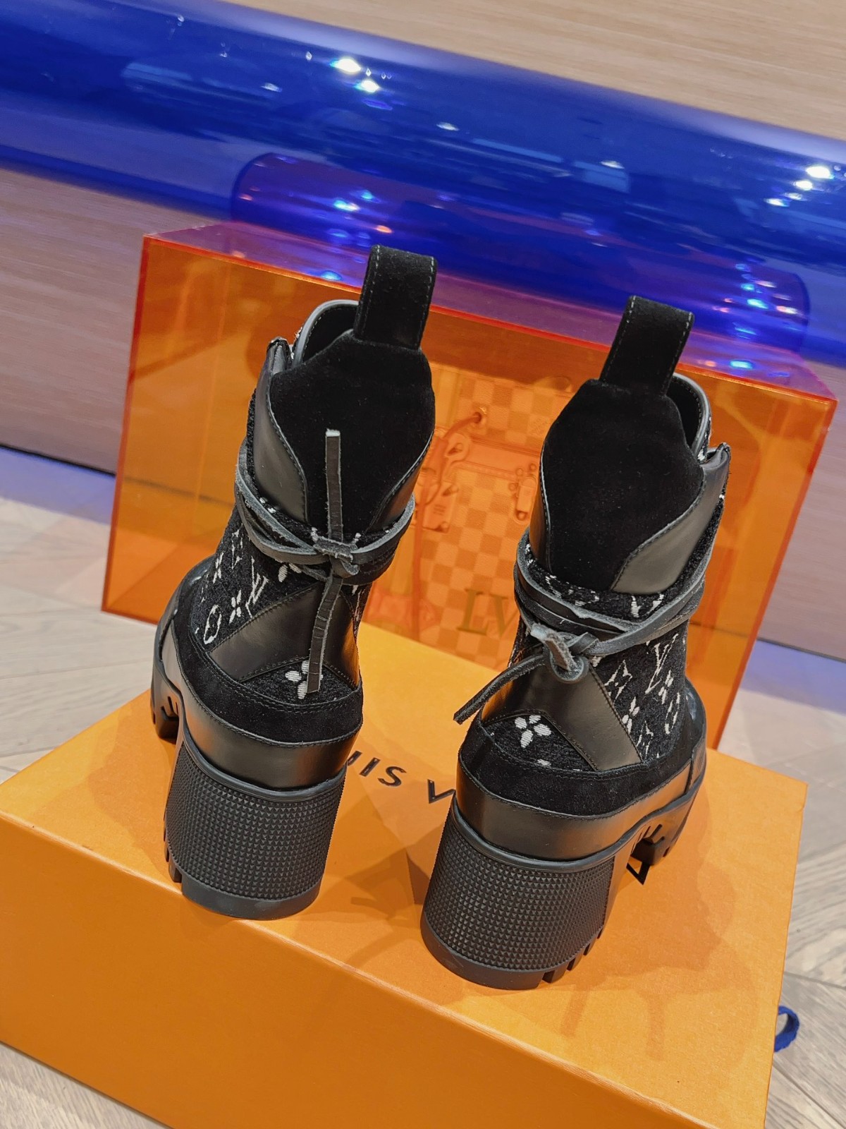 097 048#001-LV-shoes-03-2023SS