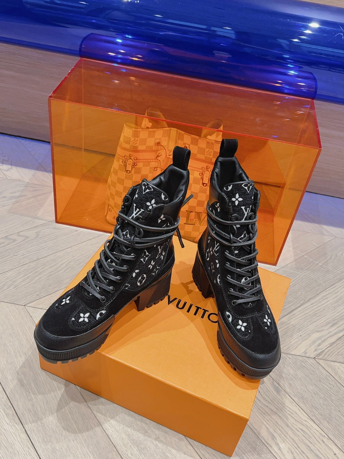 097 048#001-LV-shoes-03-2023SS