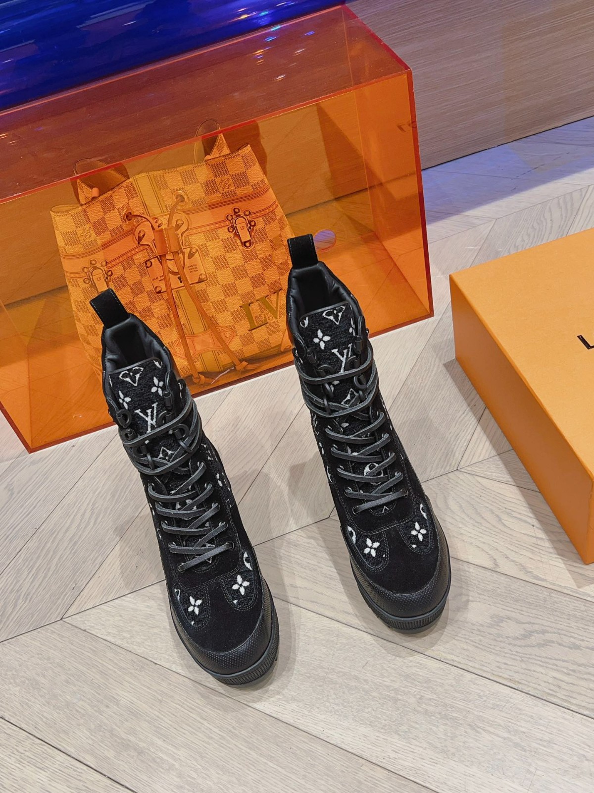 097 048#001-LV-shoes-03-2023SS