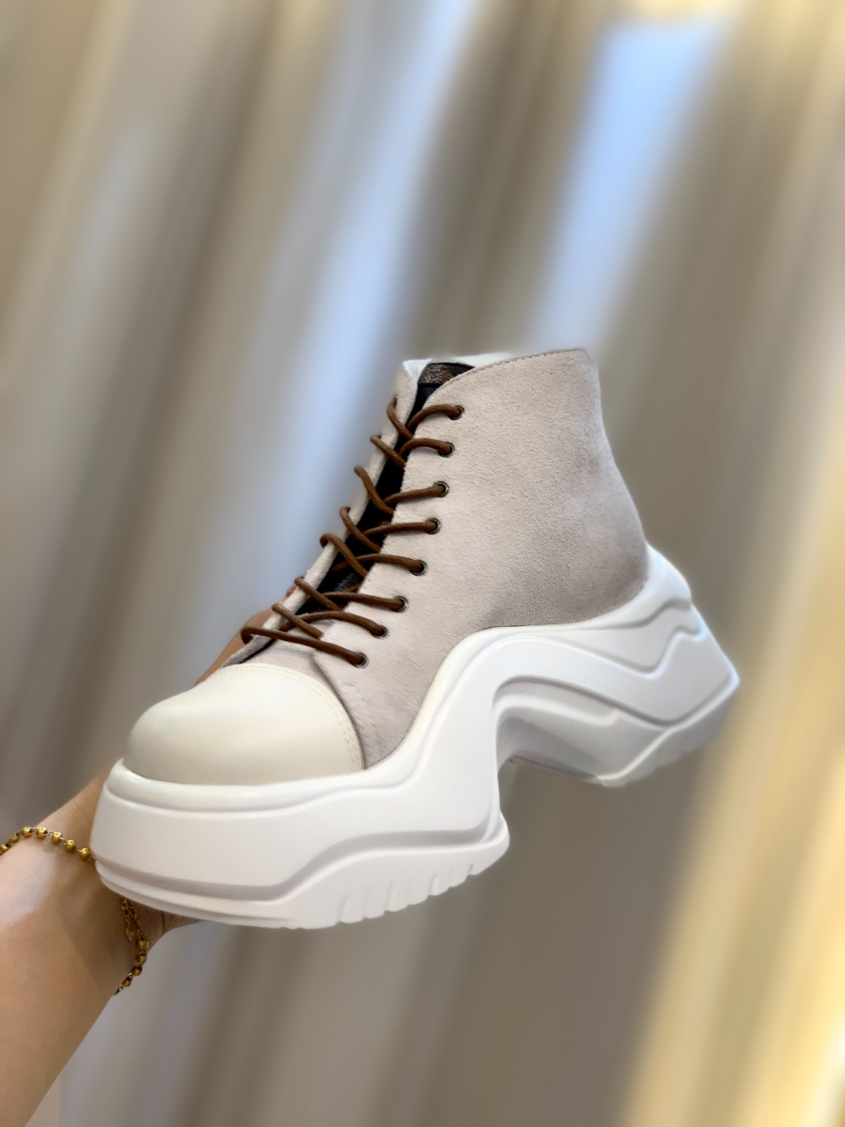 095 046#001-LV-shoes-03-2023SS