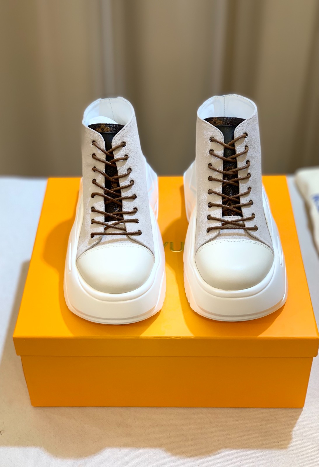 095 046#001-LV-shoes-03-2023SS