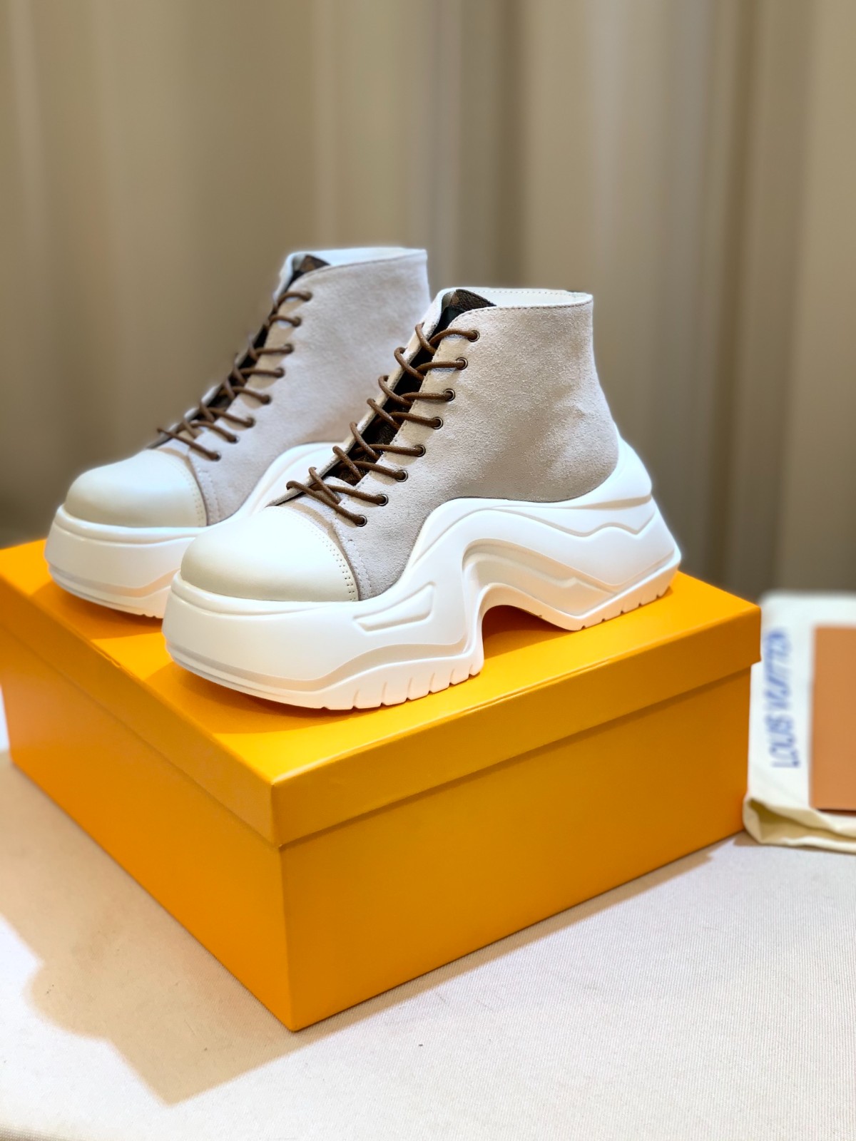 095 046#001-LV-shoes-03-2023SS