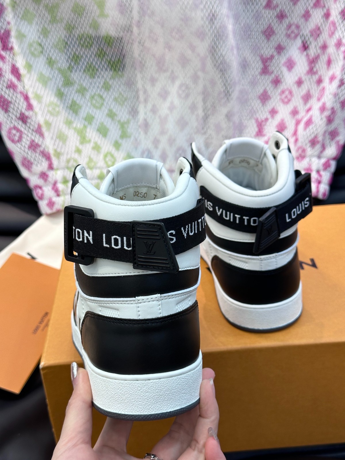 093 044#001-LV-shoes-03-2023SS