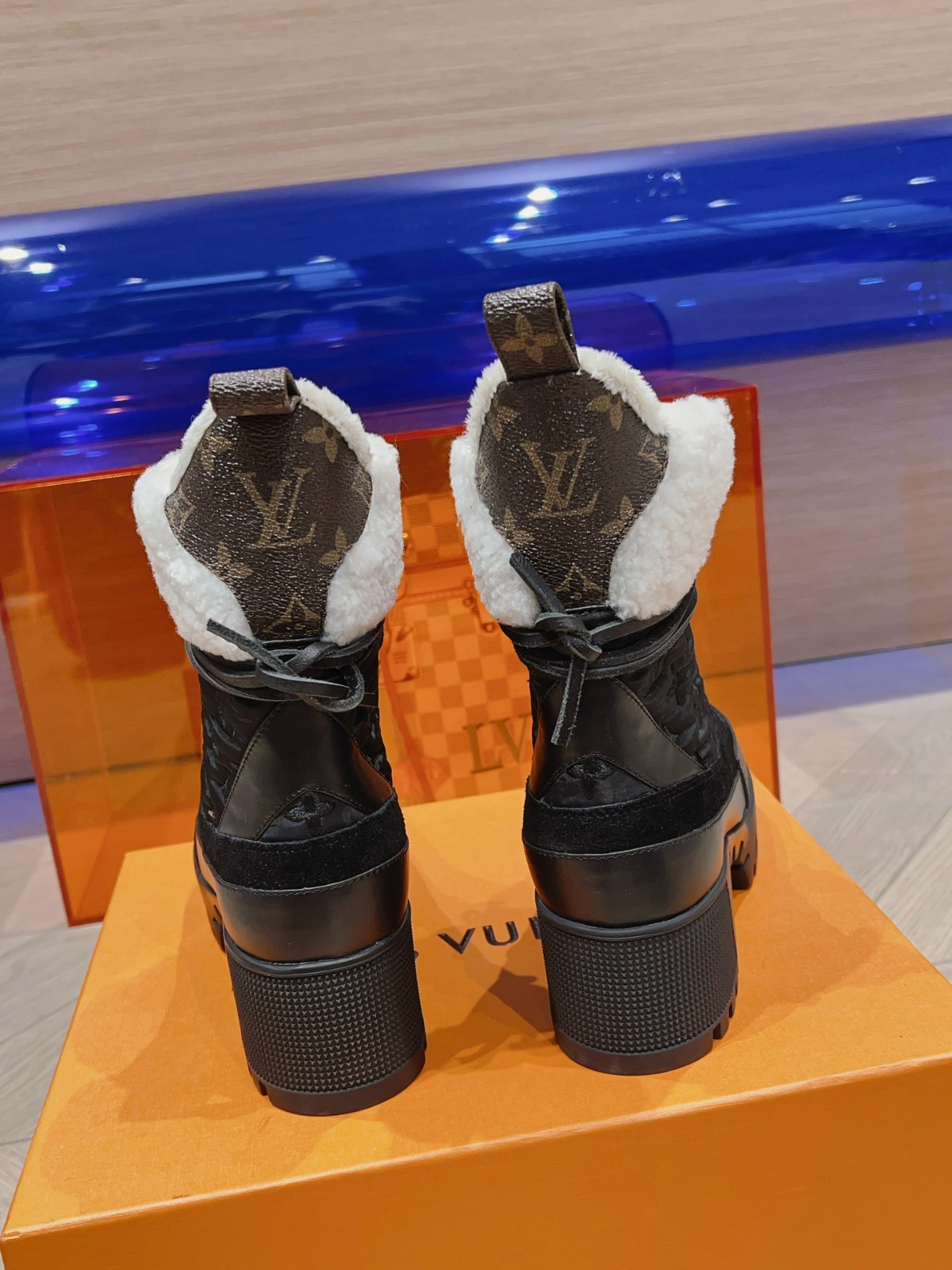 084 035#001-LV-shoes-03-2023SS