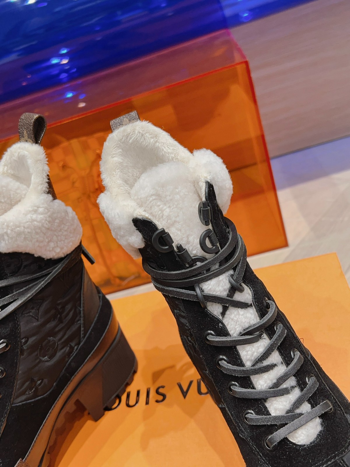 084 035#001-LV-shoes-03-2023SS