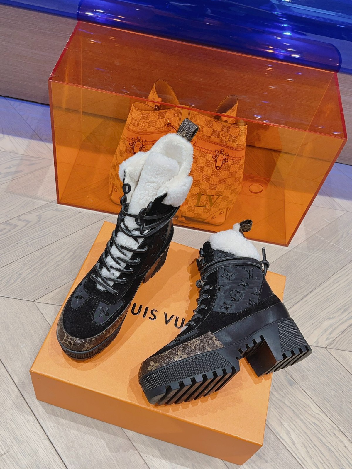 084 035#001-LV-shoes-03-2023SS