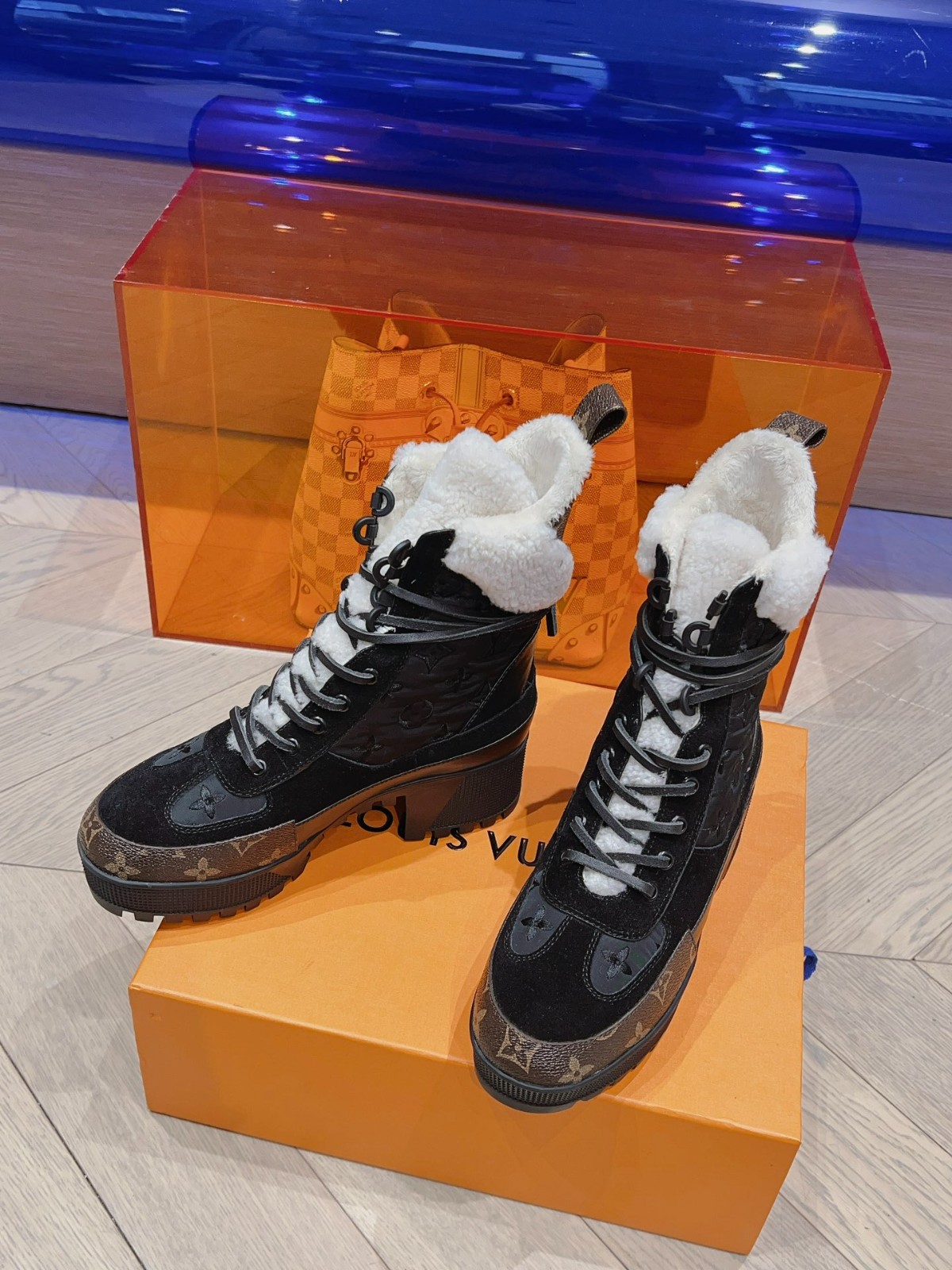 084 035#001-LV-shoes-03-2023SS