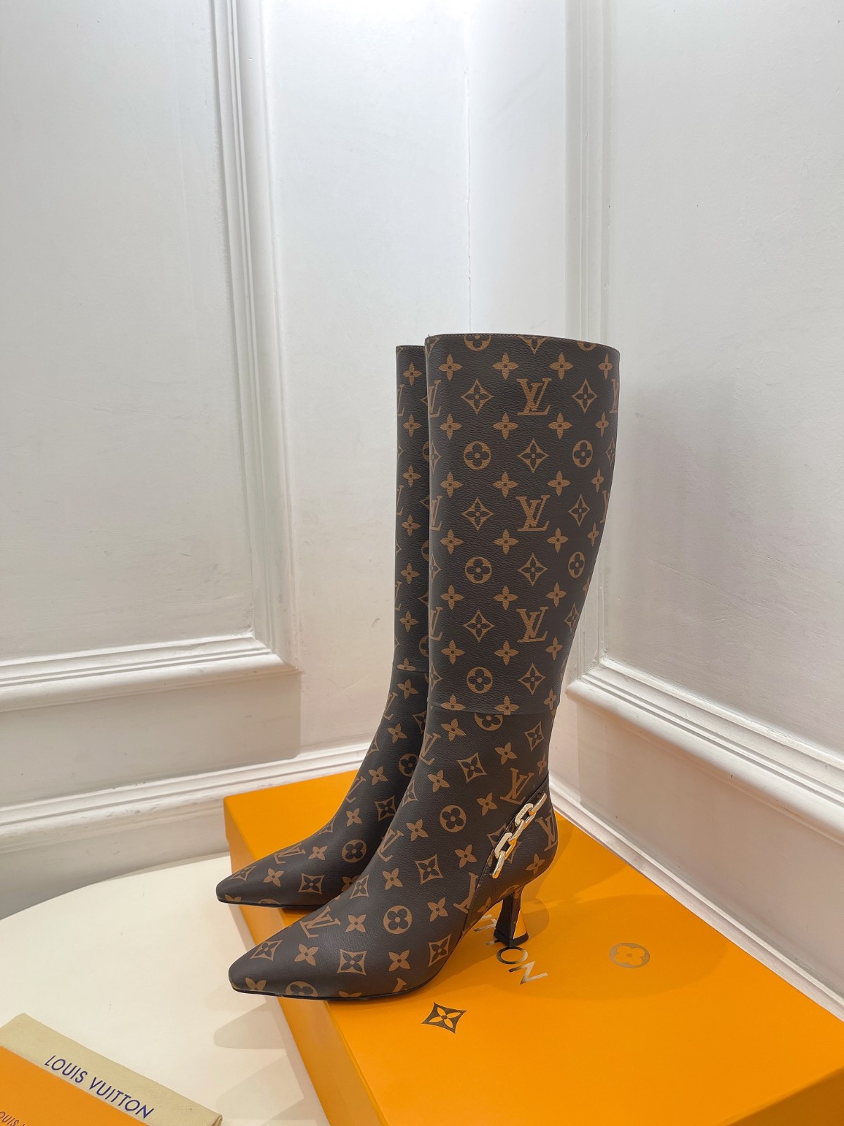 080 031#001-LV-shoes-03-2023SS