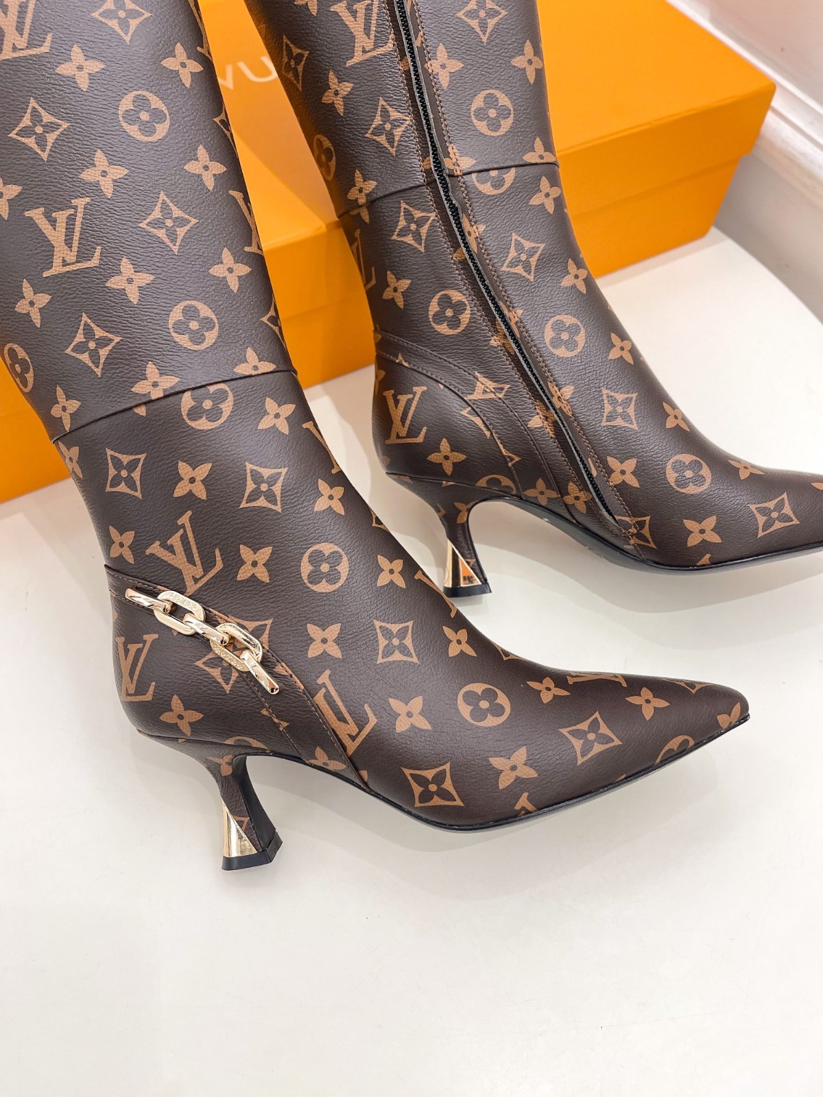 080 031#001-LV-shoes-03-2023SS