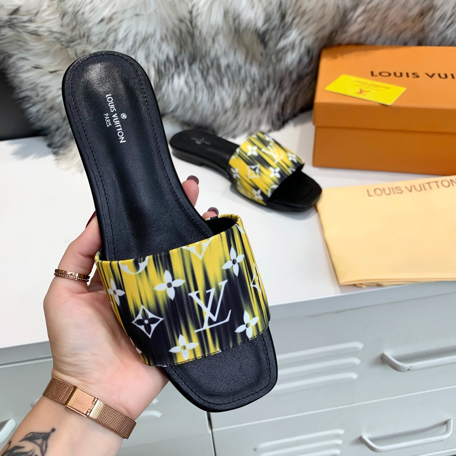 066 017#001-LV-shoes-03-2023SS