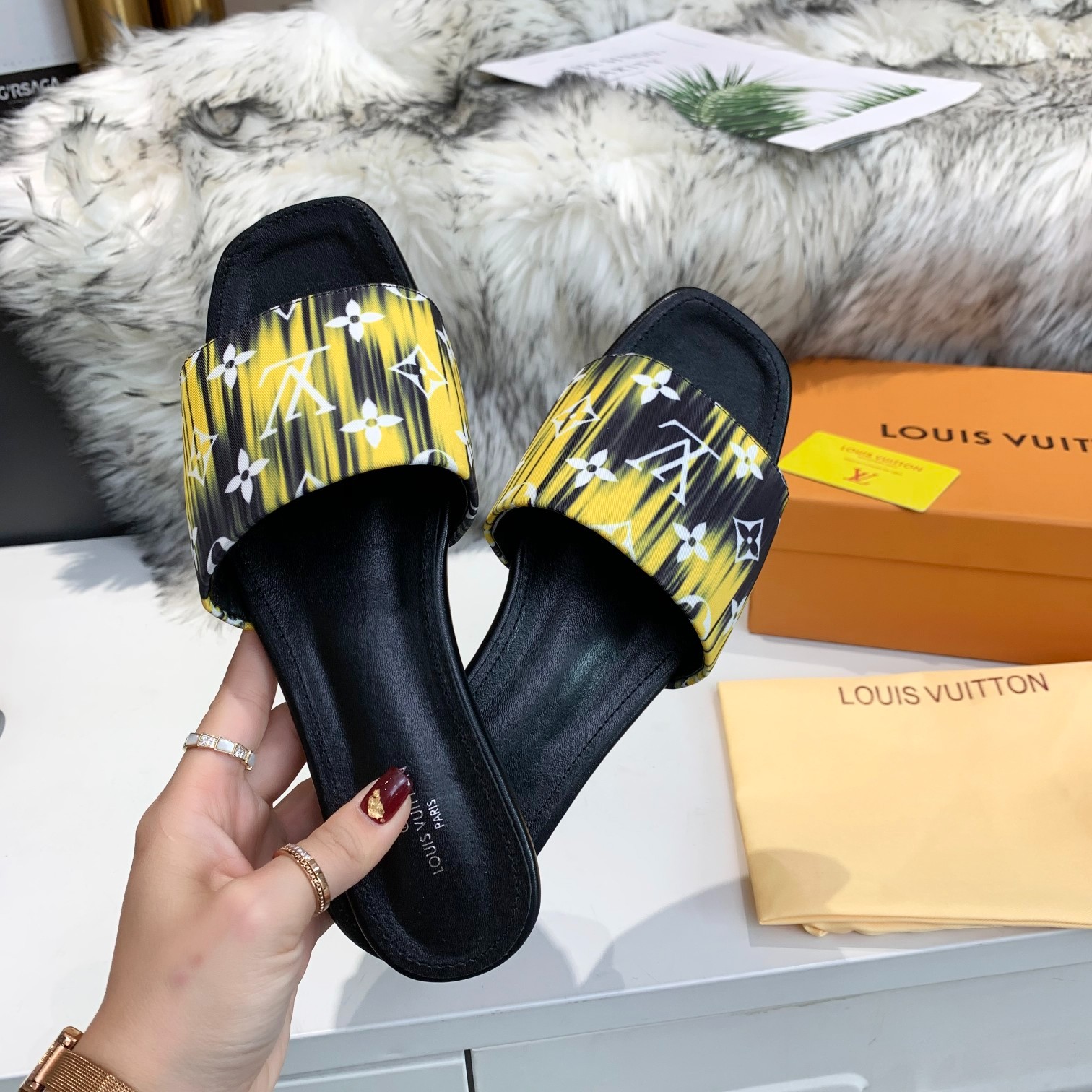 066 017#001-LV-shoes-03-2023SS
