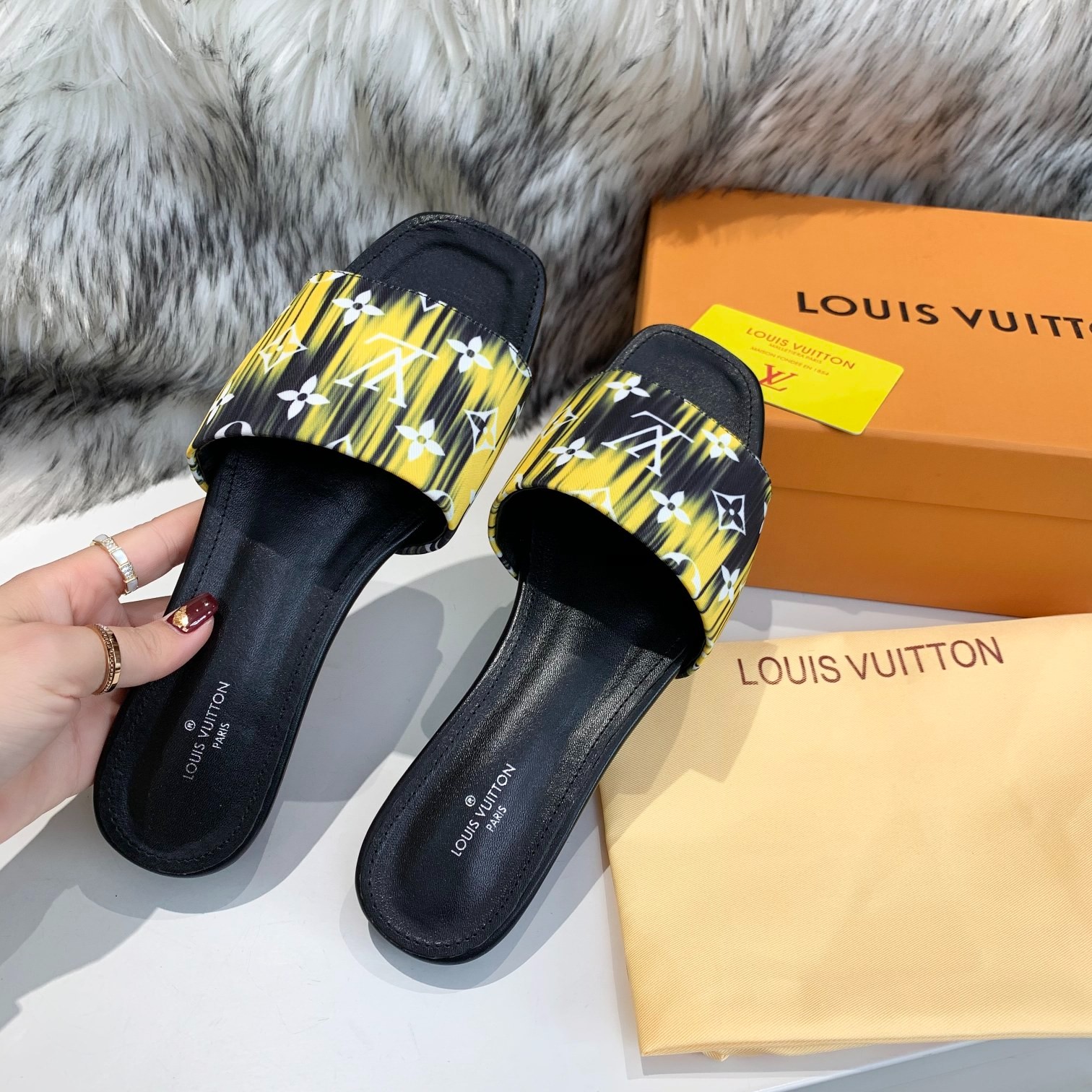066 017#001-LV-shoes-03-2023SS