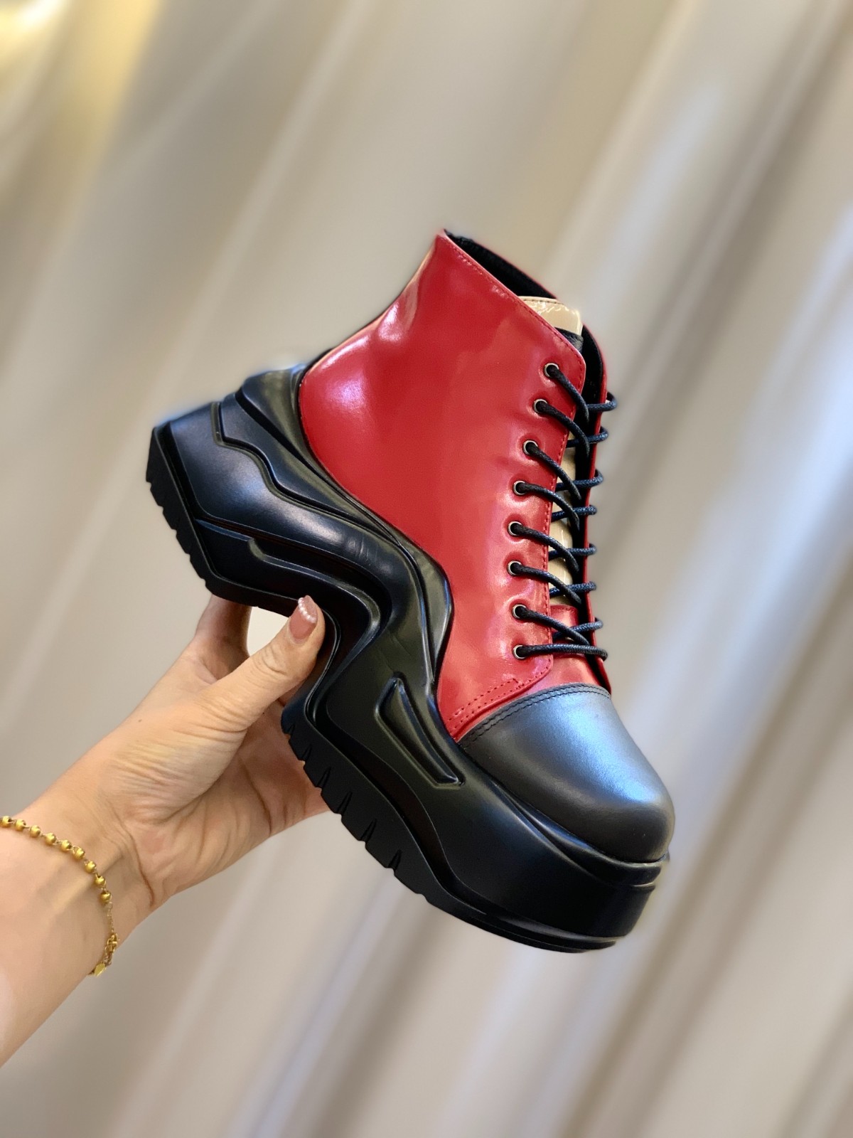 064 015#001-LV-shoes-03-2023SS