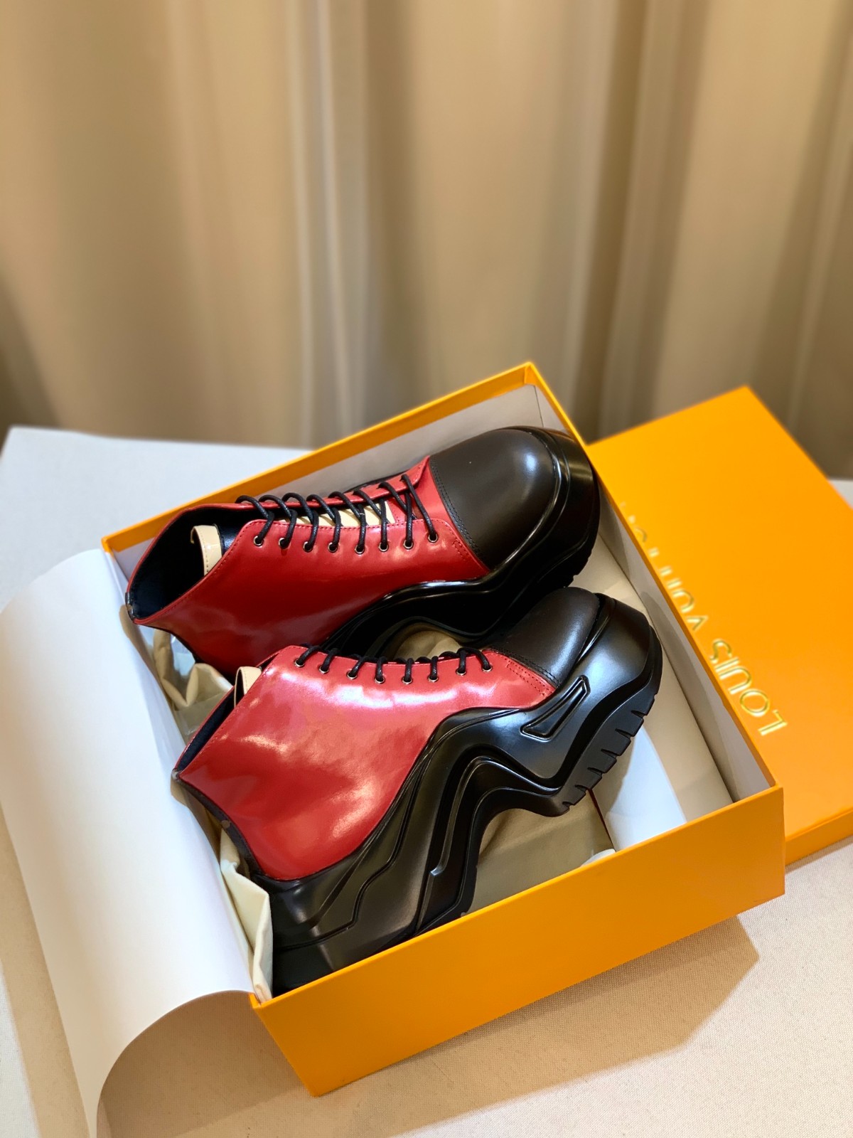 064 015#001-LV-shoes-03-2023SS
