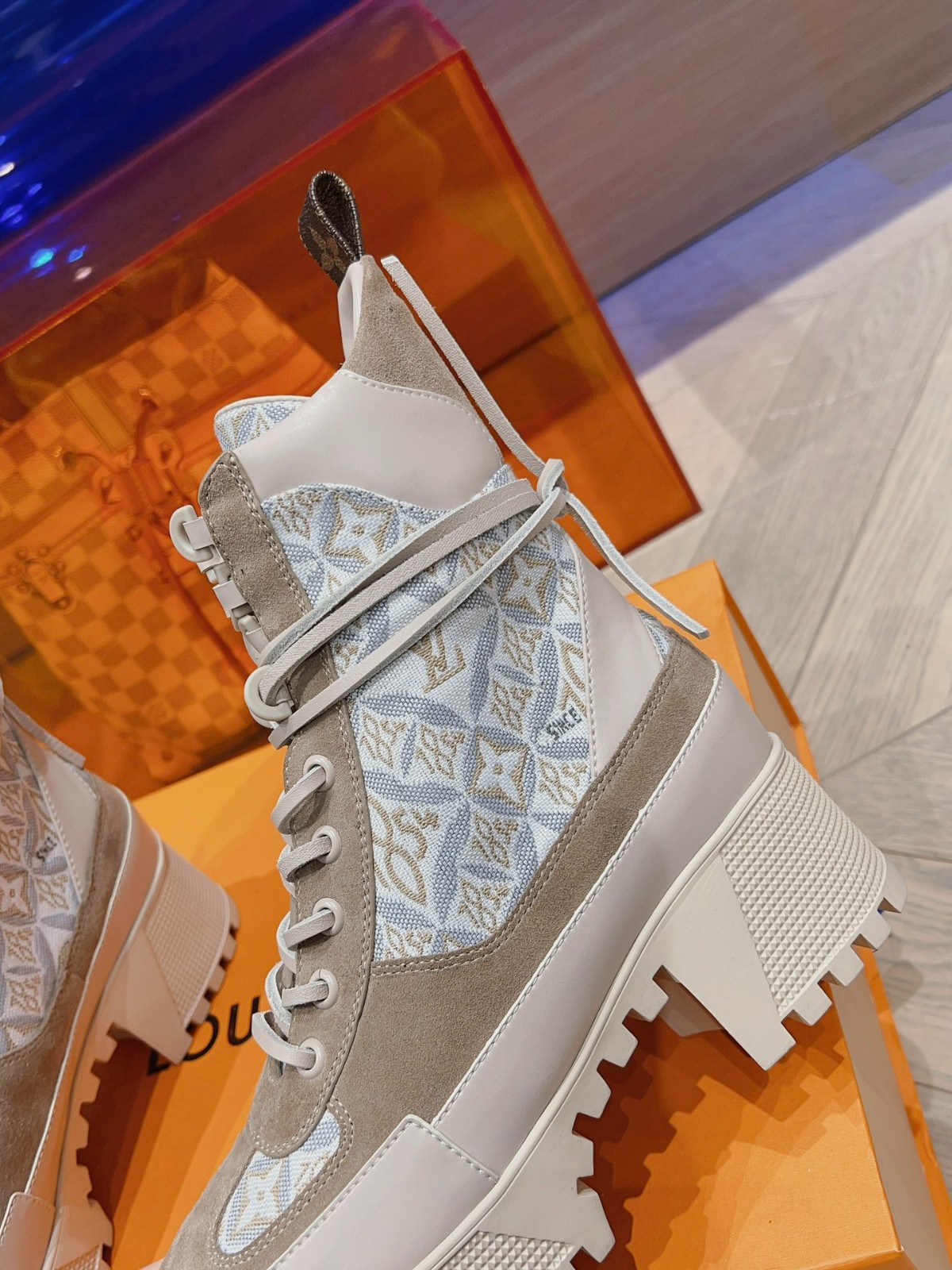 062 012#001-LV-shoes-03-2023SS