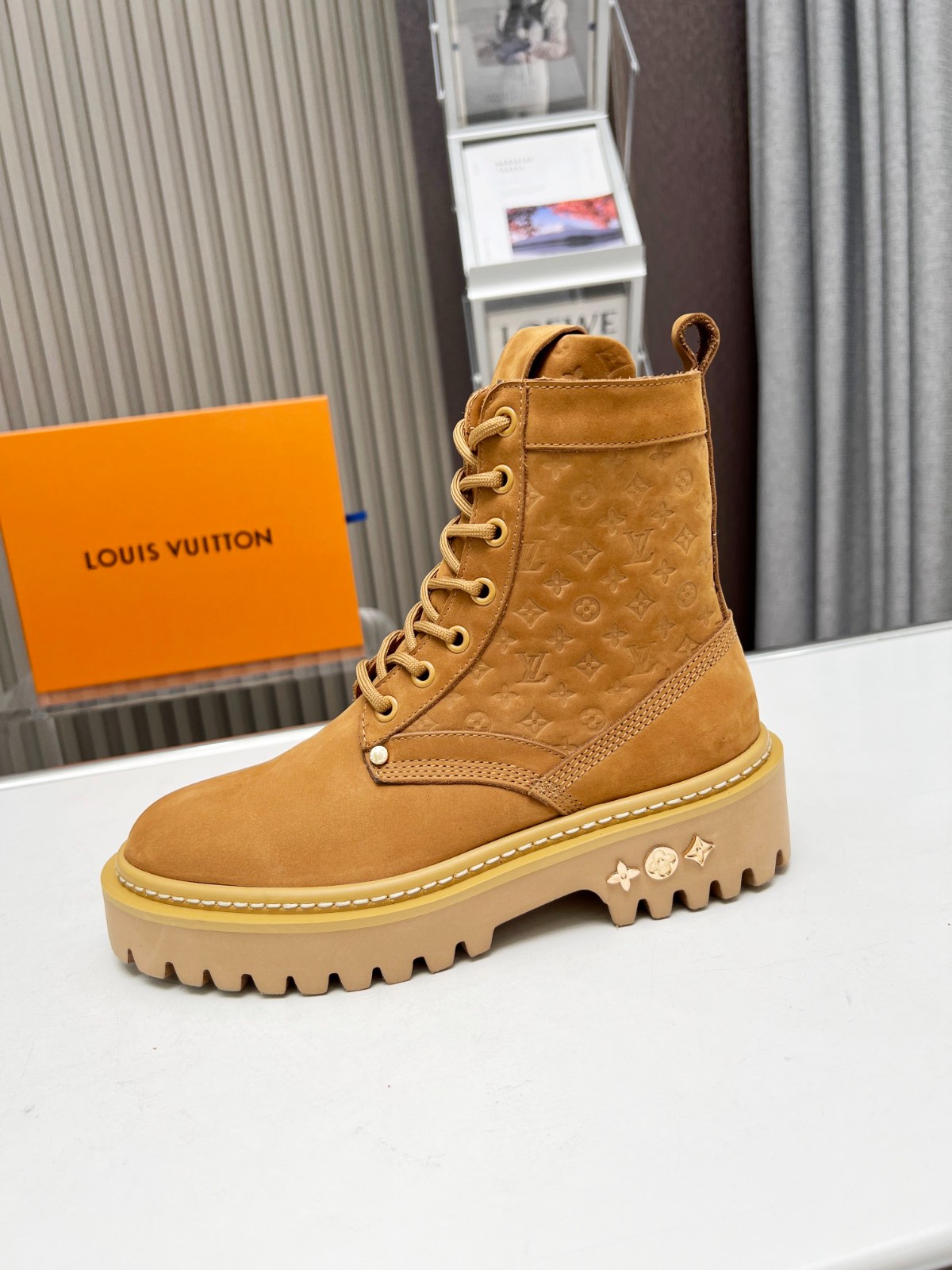 061 011#001-LV-shoes-03-2023SS
