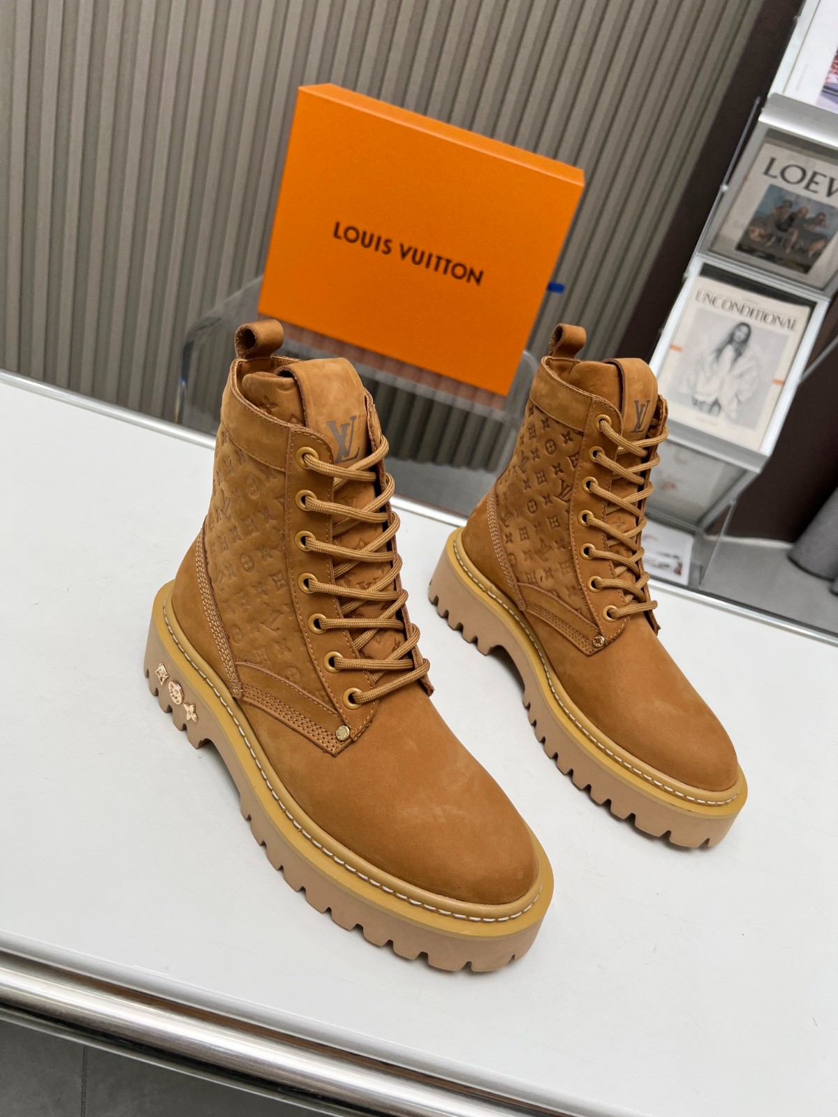 061 011#001-LV-shoes-03-2023SS