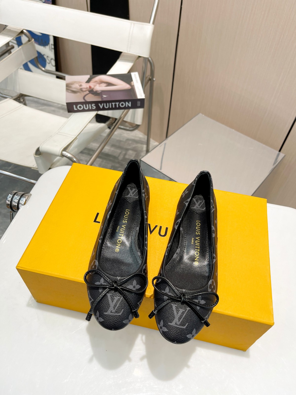 056 006#001-LV-shoes-03-2023SS