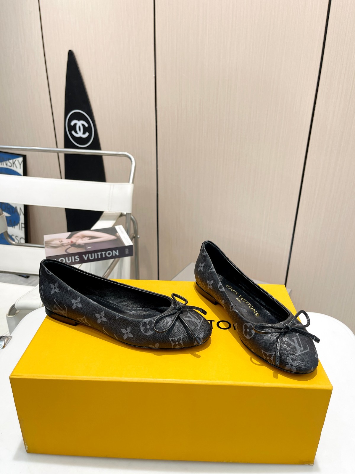 056 006#001-LV-shoes-03-2023SS