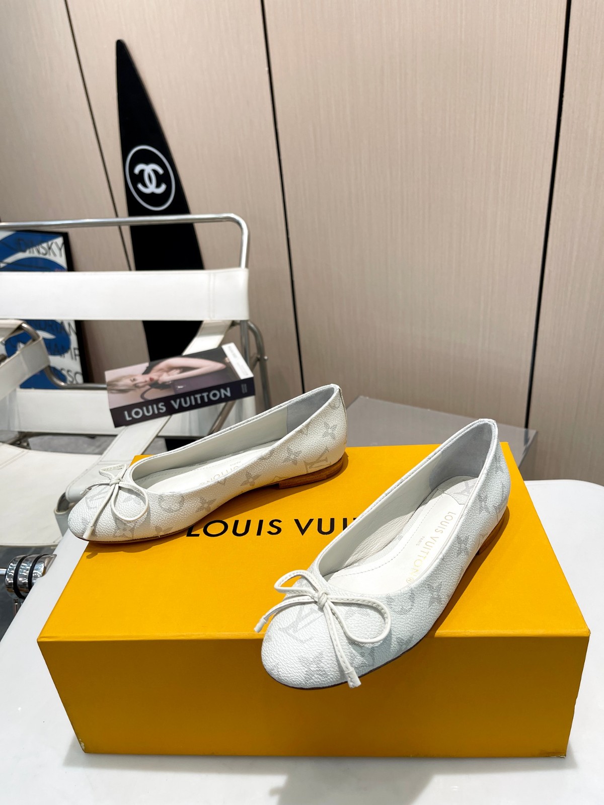 055 005#001-LV-shoes-03-2023SS
