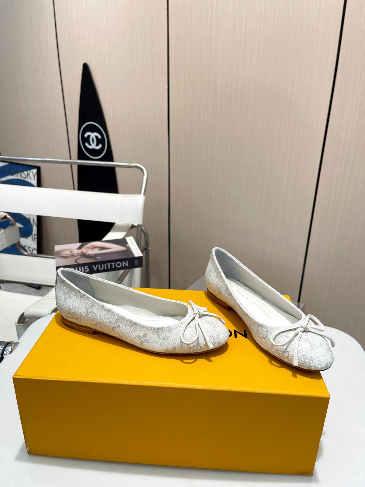 055 005#001-LV-shoes-03-2023SS