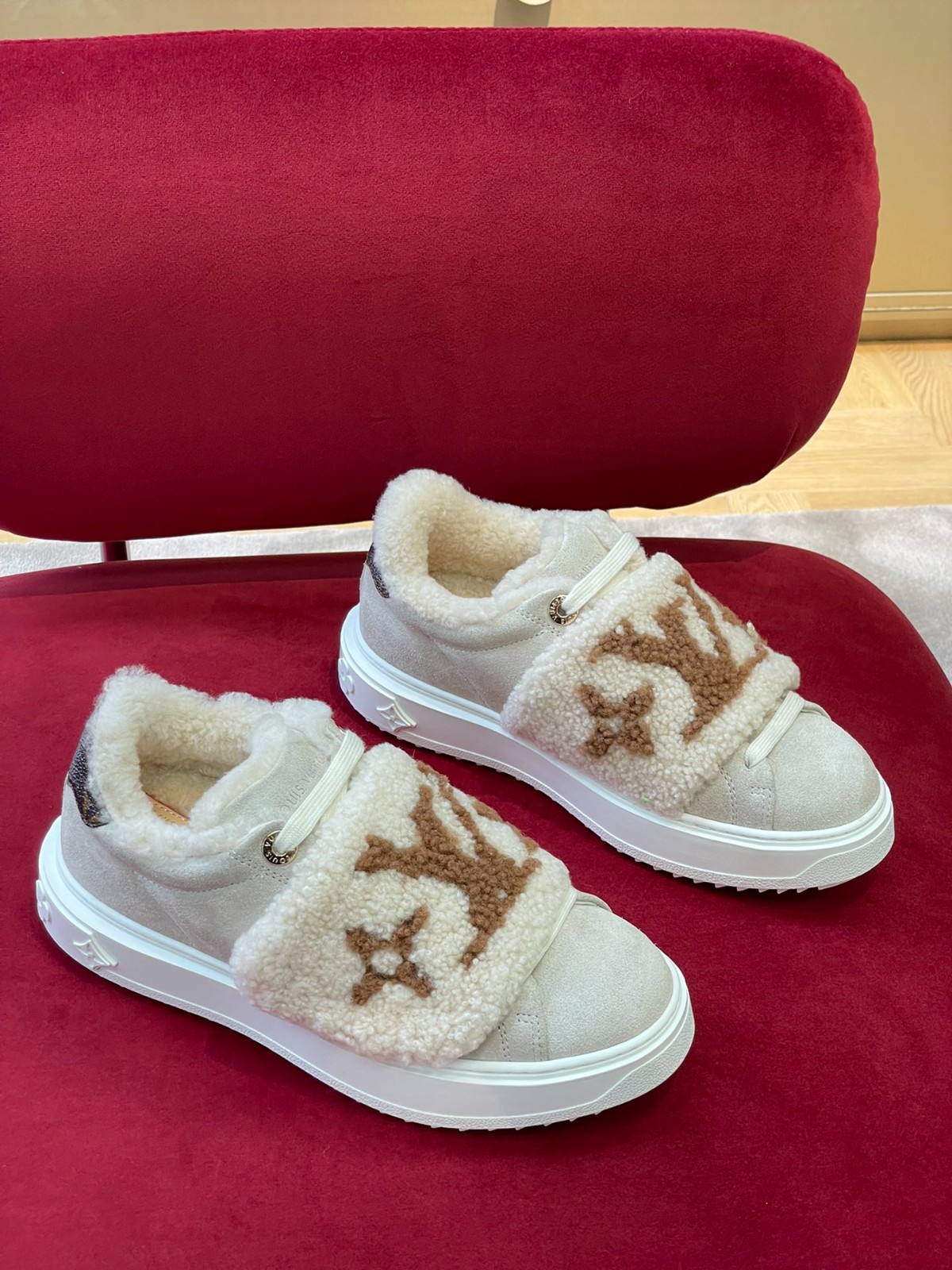 048 048#001-LV-shoes-01-2024SS