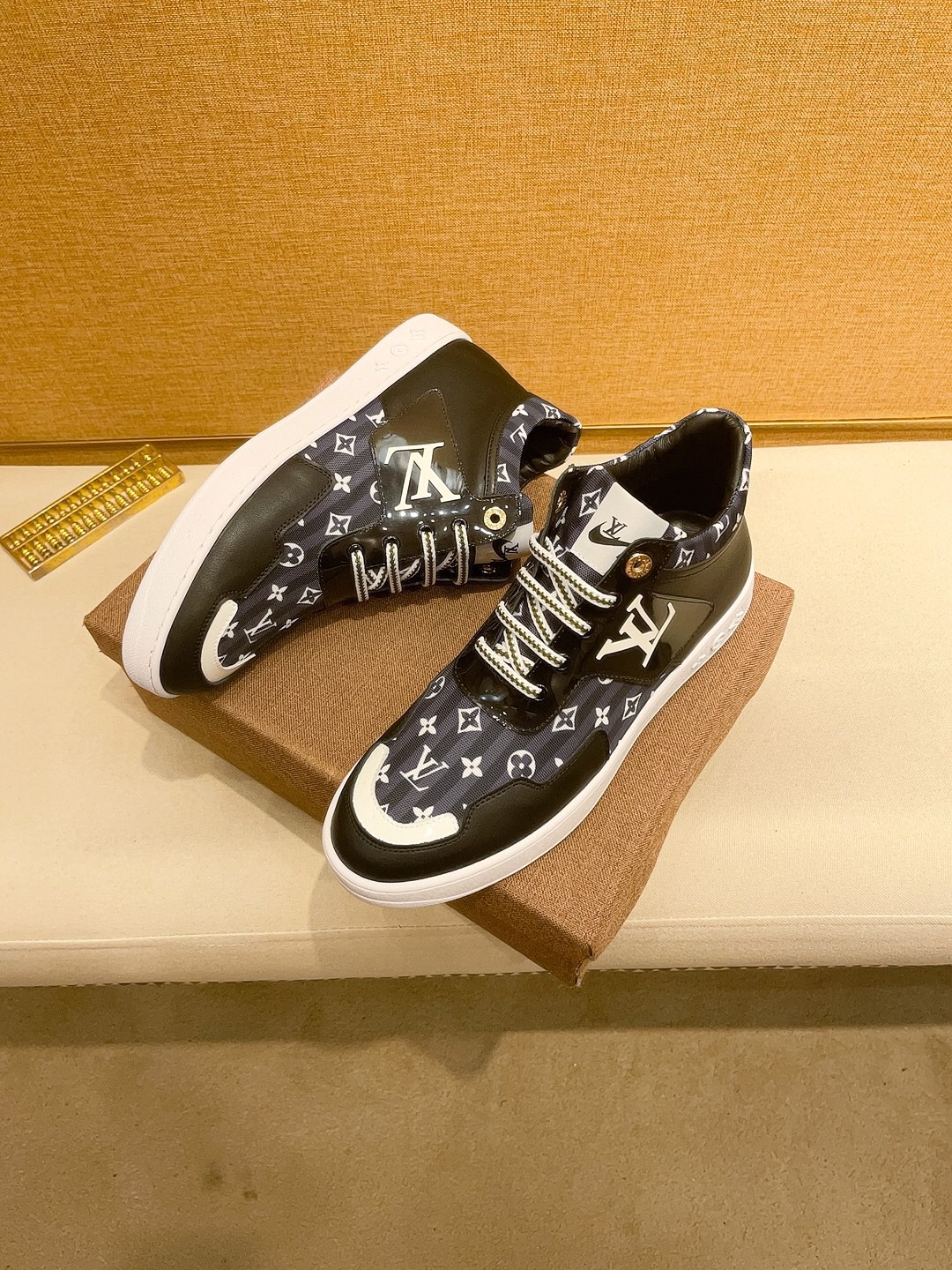 039 039#001-LV-shoes-01-2024SS