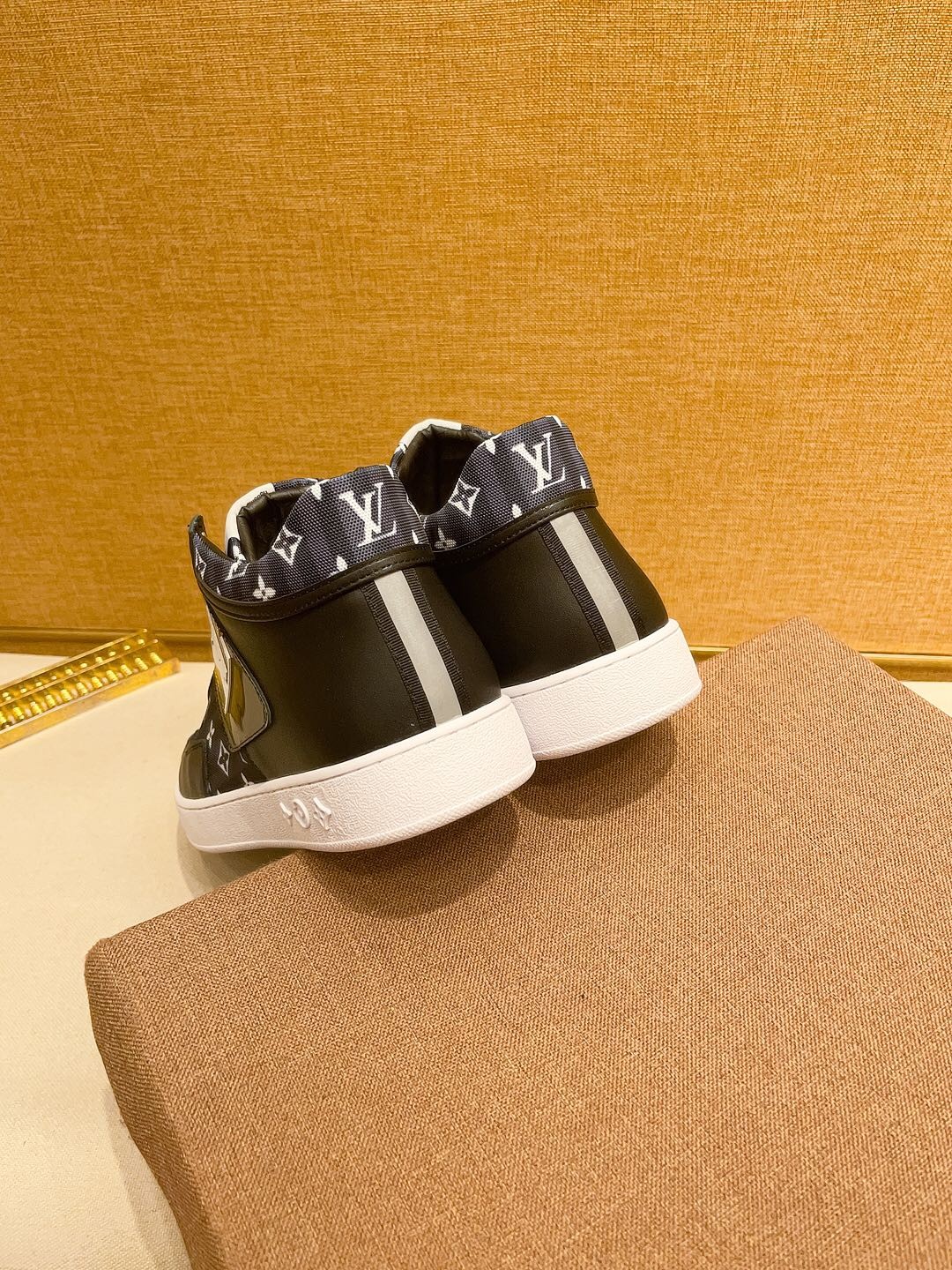 039 039#001-LV-shoes-01-2024SS