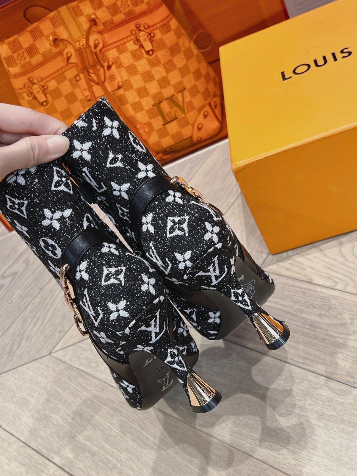 009 009#001-LV-shoes-01-2024SS