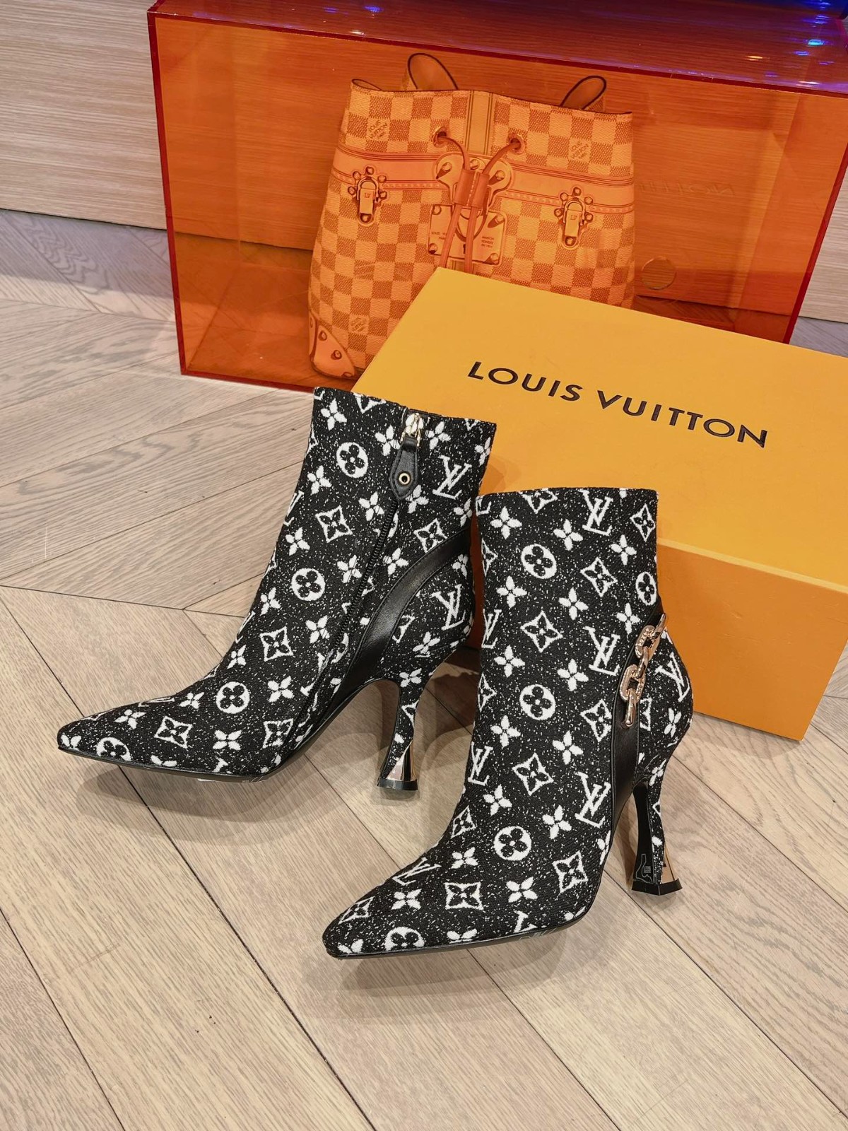 009 009#001-LV-shoes-01-2024SS