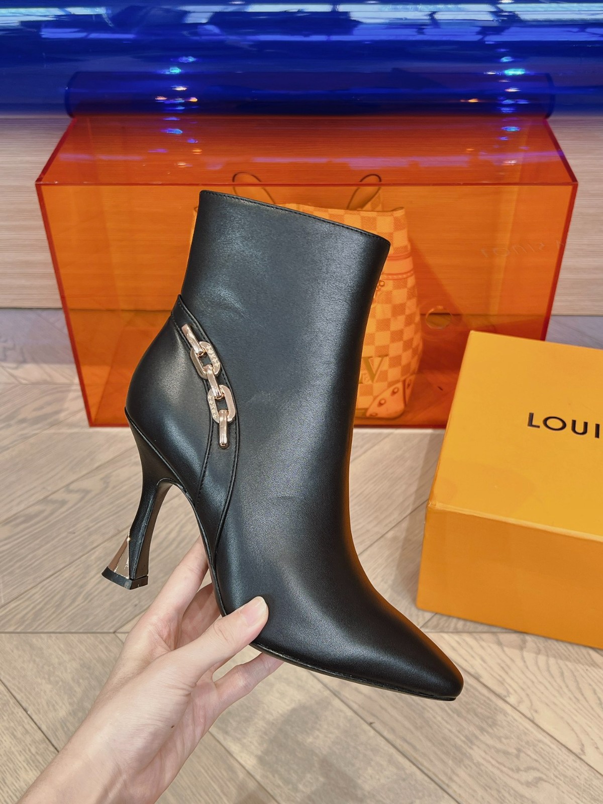 008 008#001-LV-shoes-01-2024SS