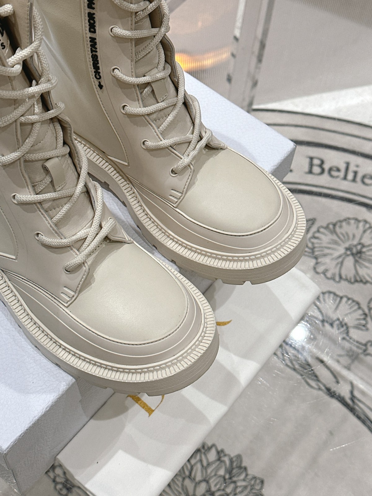 052 46123141 SIZE 35-41