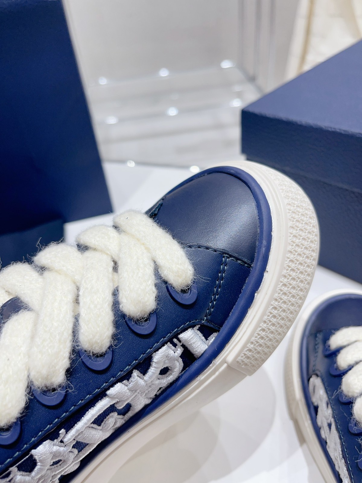 033 38123123 SIZE 38-45