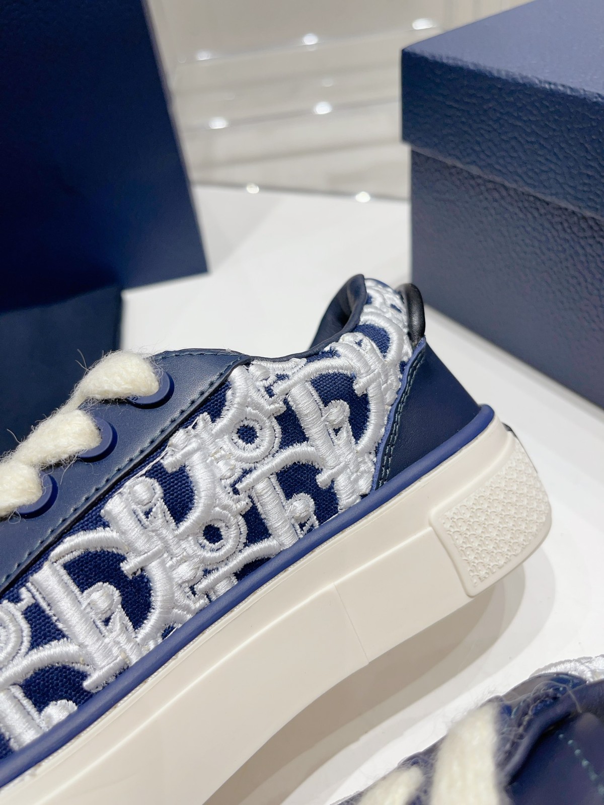 033 38123123 SIZE 38-45