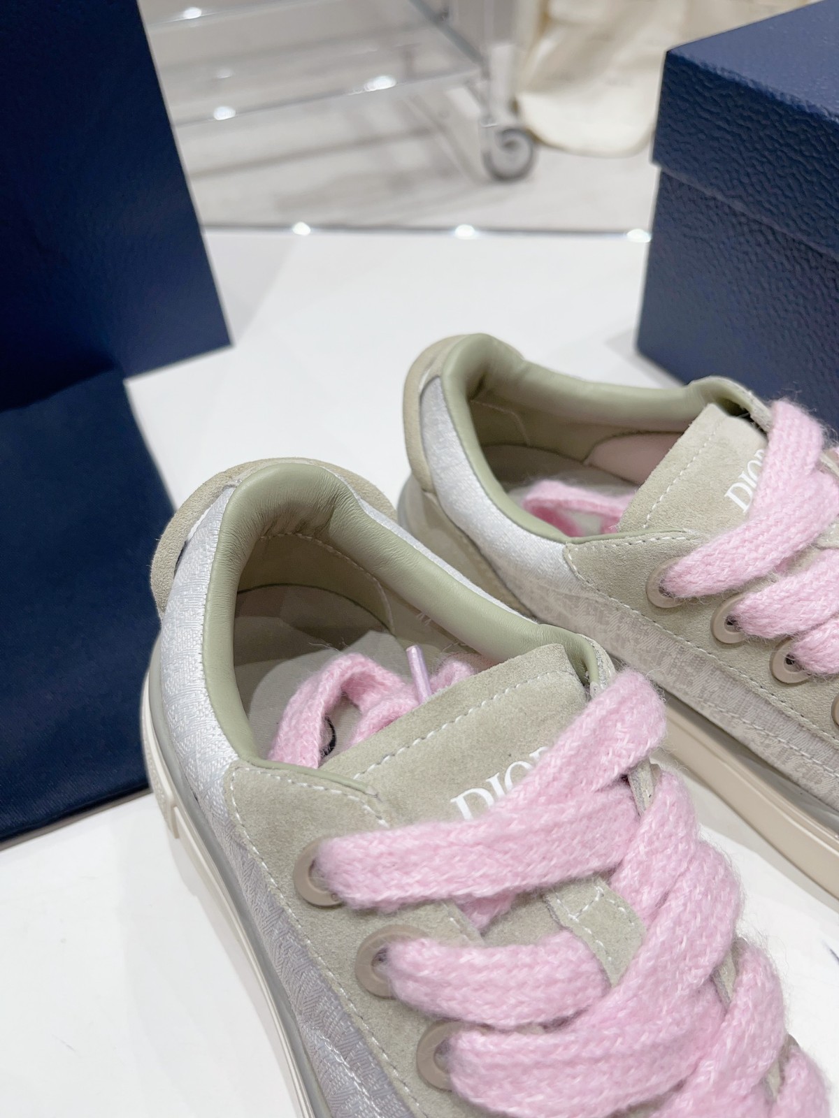 028 38123123 SIZE 38-45