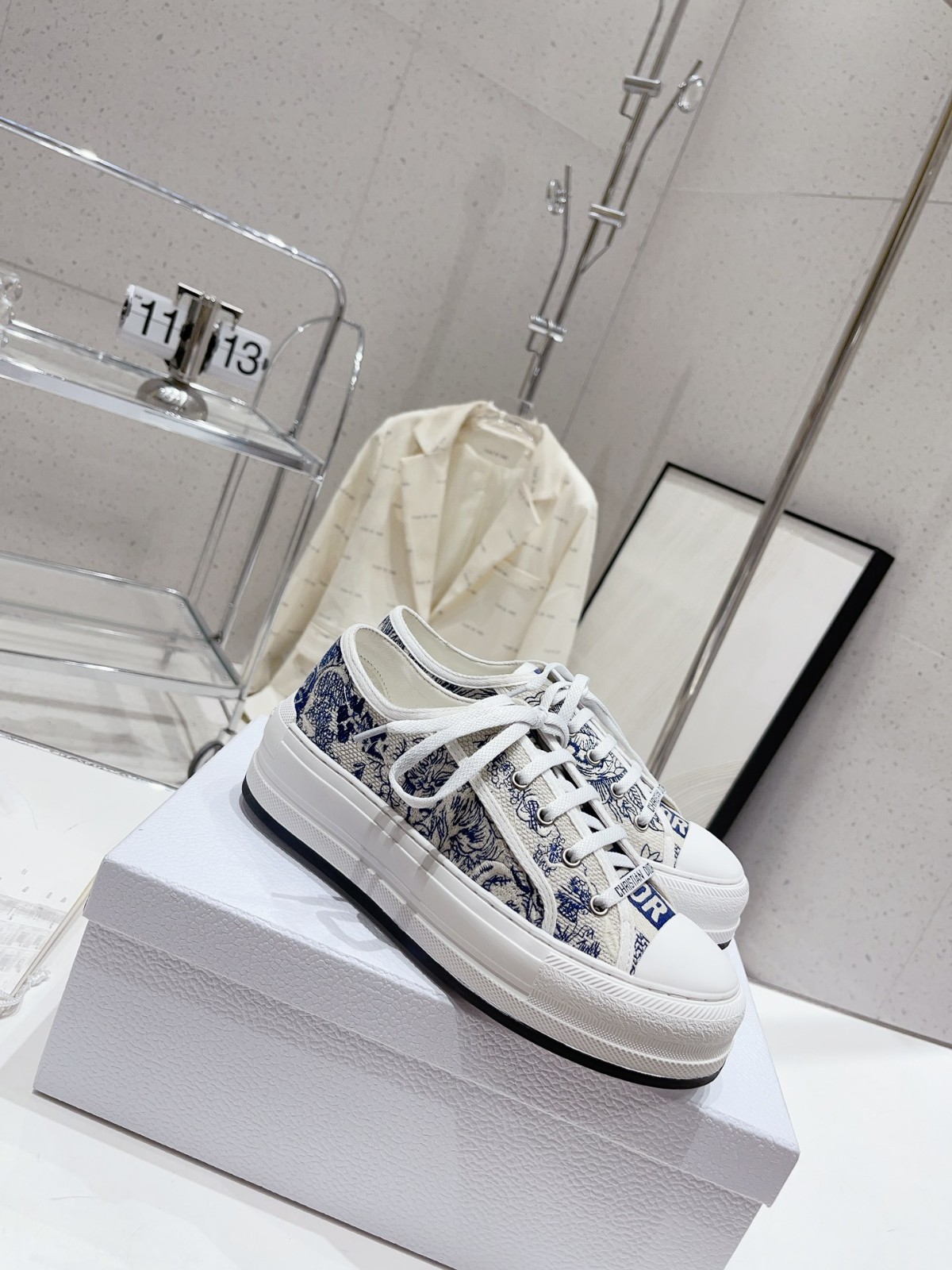 020 34123113 SIZE 35-40