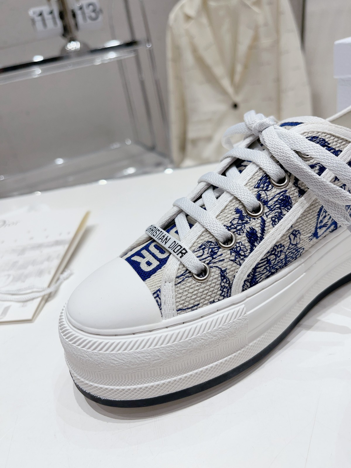 020 34123113 SIZE 35-40