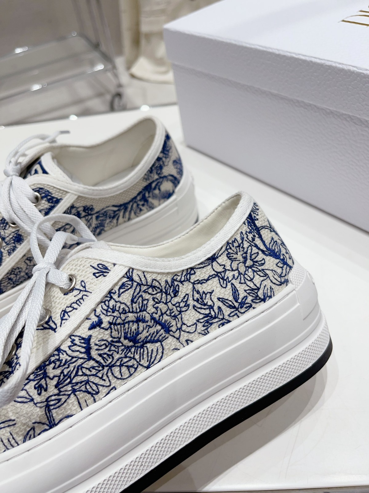 020 34123113 SIZE 35-40