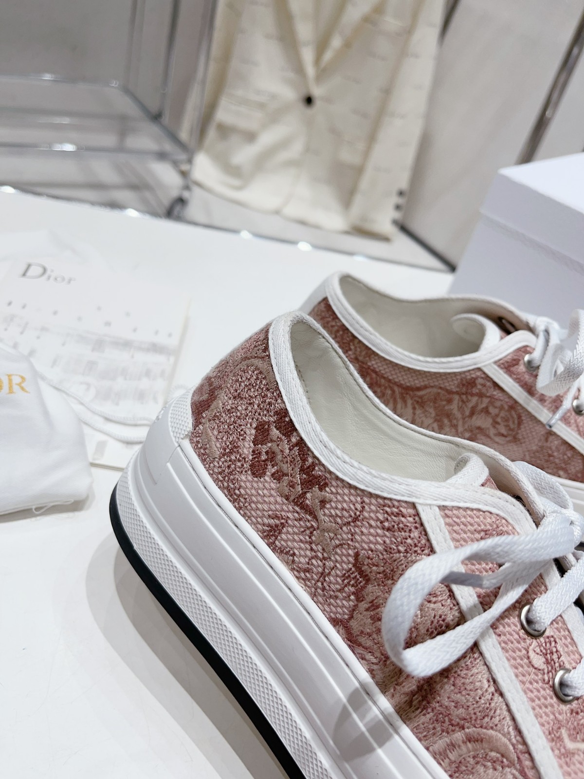 084 34123113 SIZE 35-40