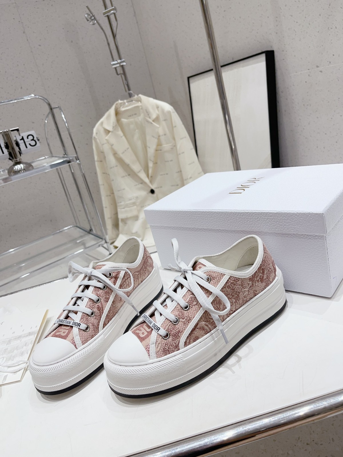 084 34123113 SIZE 35-40